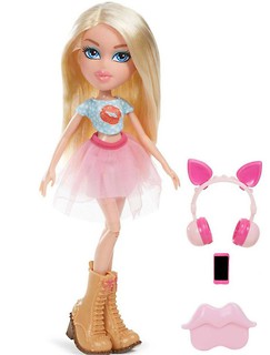 Bratz Remix Doll - Cloe