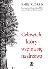 Człowiek, który wspina się na drzewa